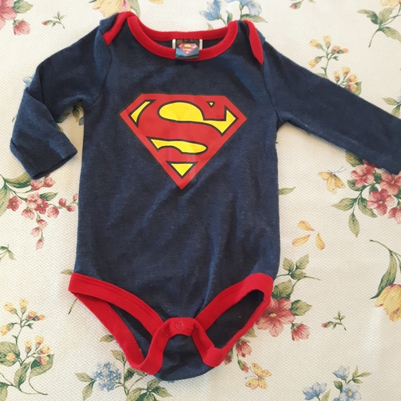 size 0-3 Baby boys Superman onesie - Picture 6 of 7